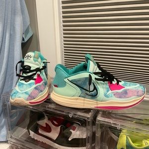 Kyrie 5 community size 11 mens new